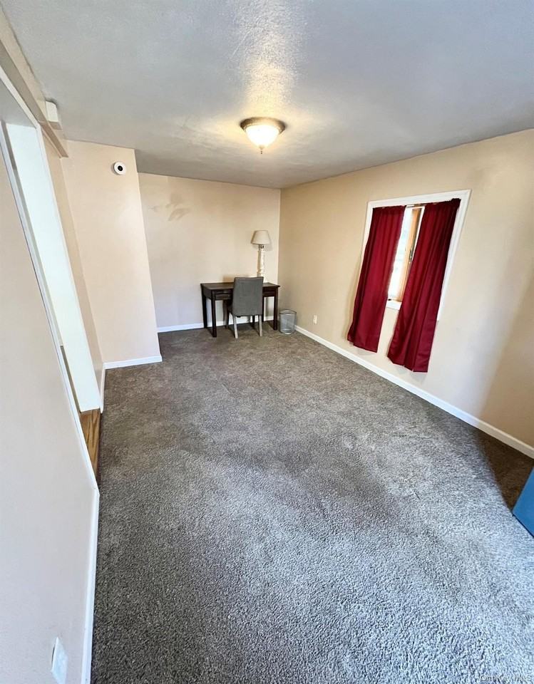 53 Circle Dr N - Photo 3 of 10