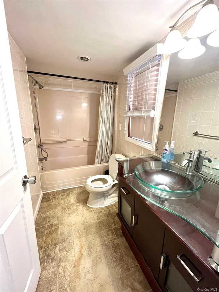 53 Circle Dr N - Photo 5 of 10