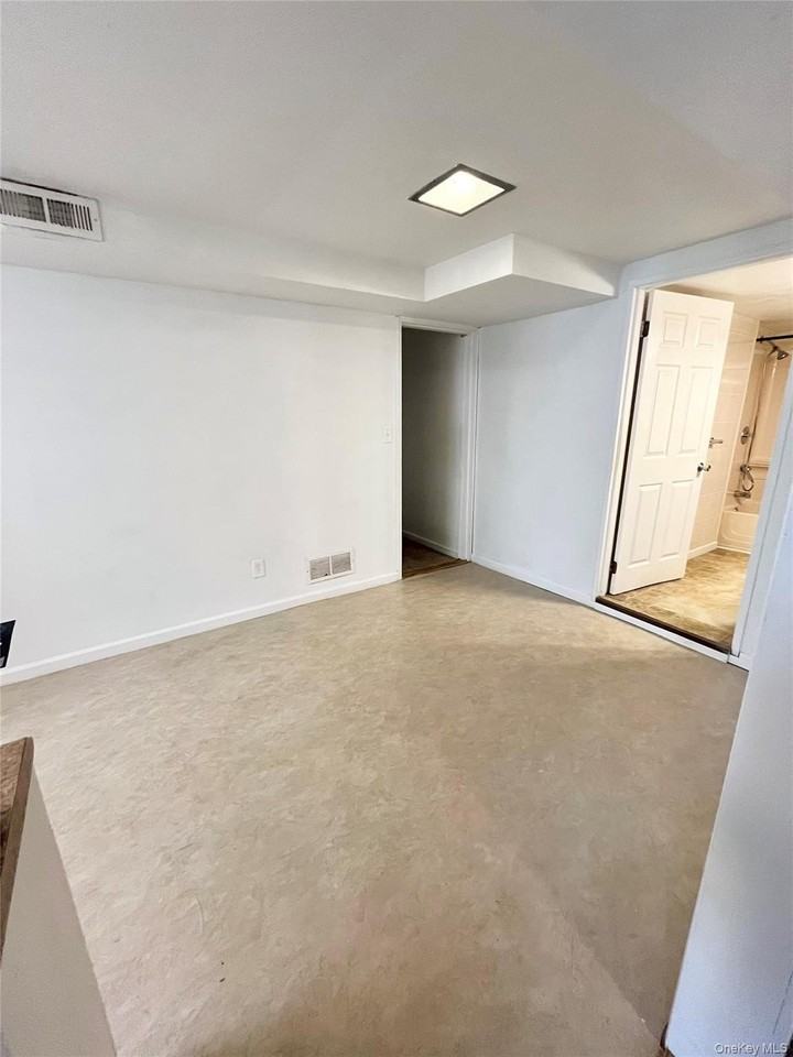 53 Circle Dr N - Photo 7 of 10