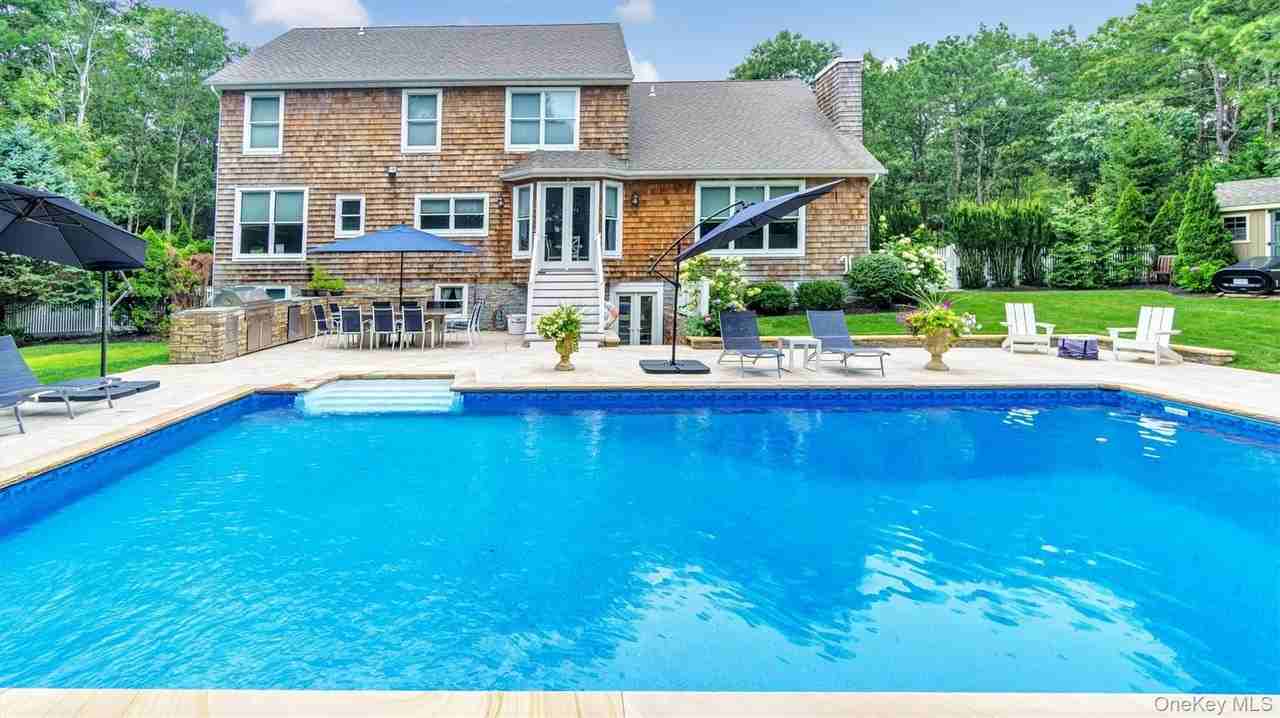 151 Chardonnay Dr - Photo 3 of 40