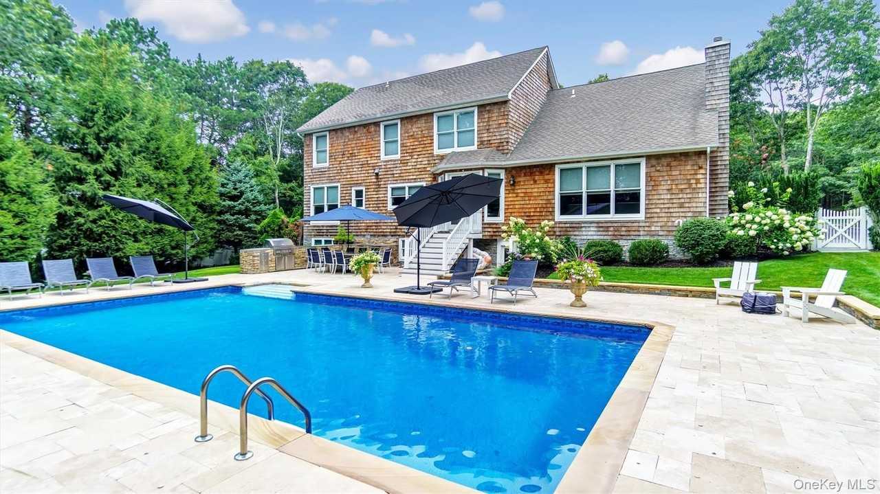 151 Chardonnay Dr - Photo 4 of 40