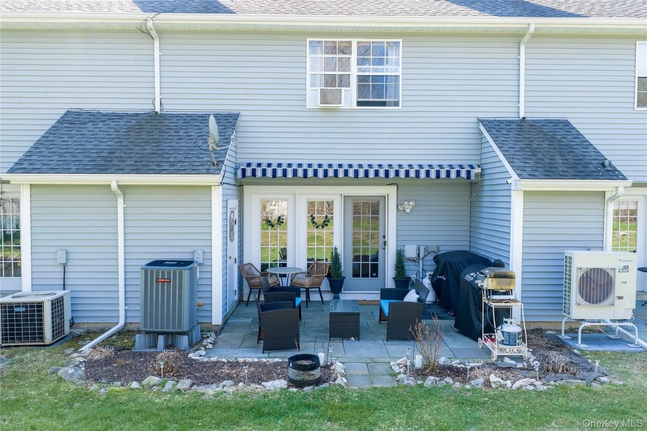 3 Evergreen Way - Photo 4 of 40