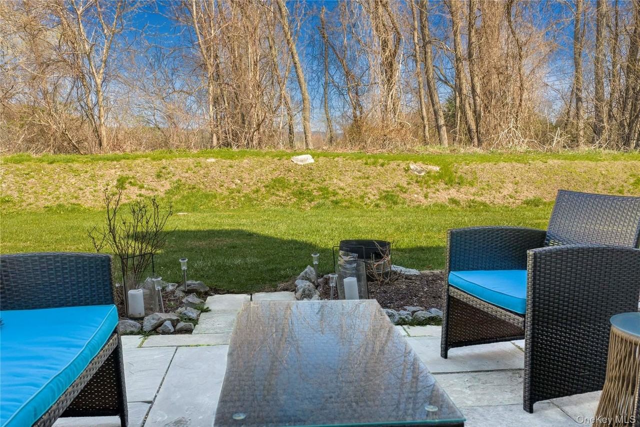 3 Evergreen Way - Photo 6 of 40