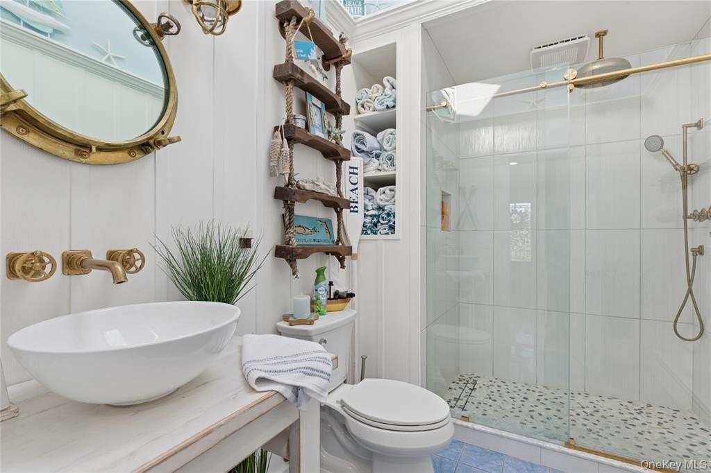 123 Broad Ave - Photo 6 of 19