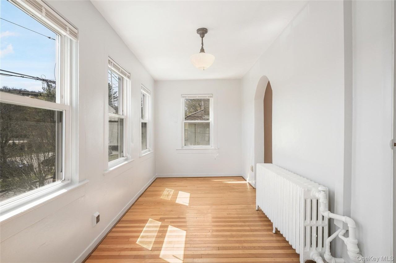 33 Hopper St #1stFL - Photo 3 of 16