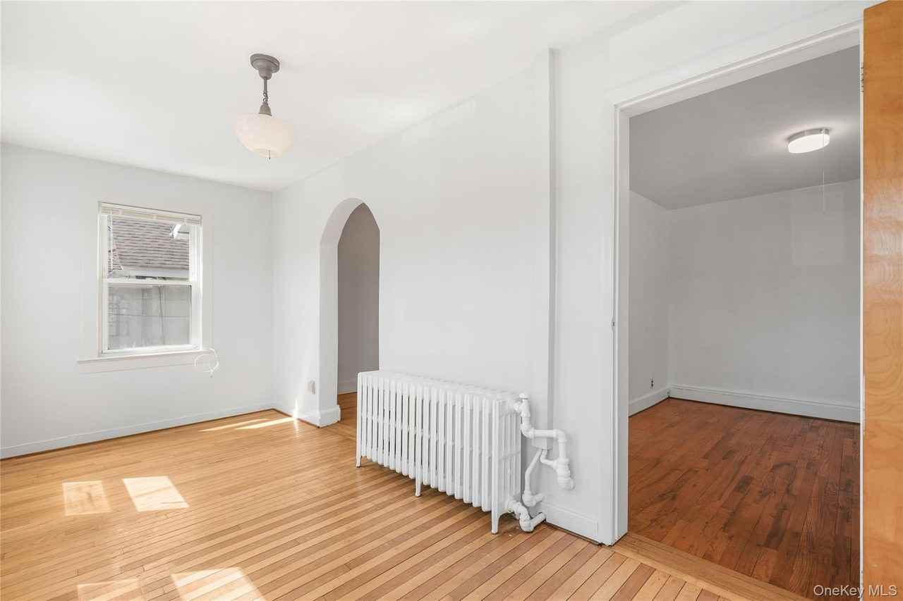 33 Hopper St #1stFL - Photo 4 of 16