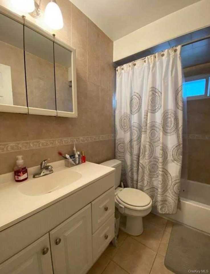 552 E Walnut St - Photo 7 of 13