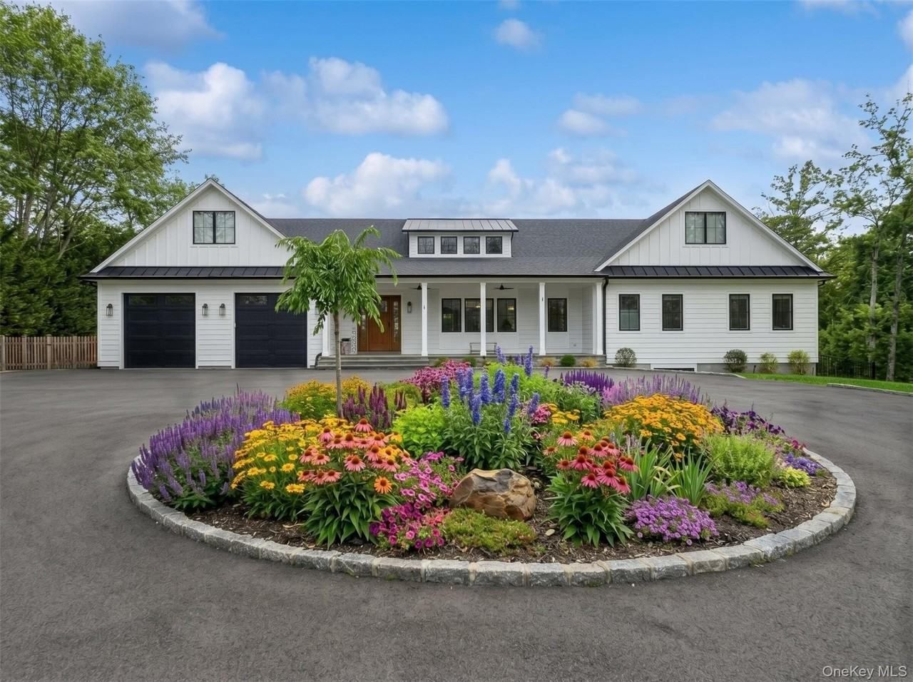 47 Old Riverhead Rd - Photo 2 of 44