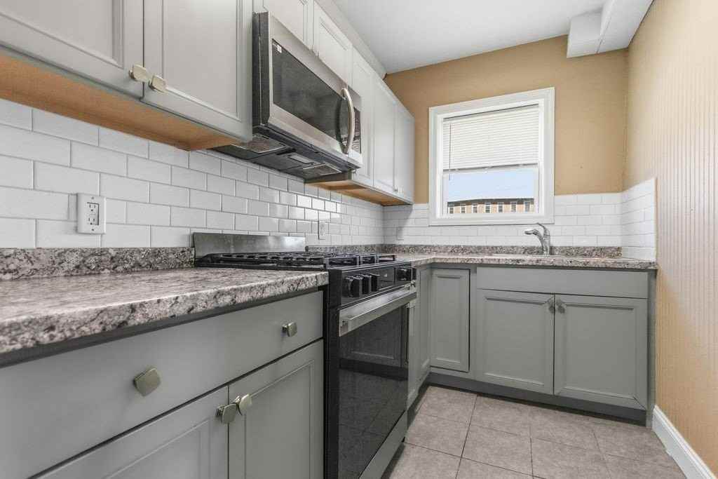 1690 N Main St #3 - Photo 2 of 18