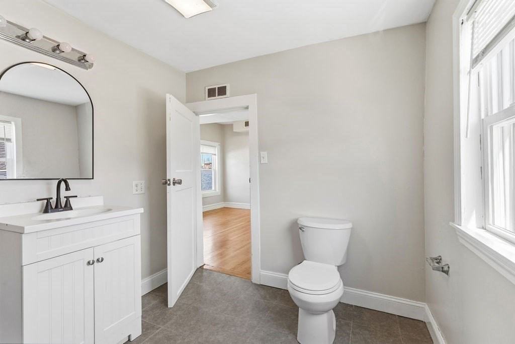 1690 N Main St #3 - Photo 5 of 18