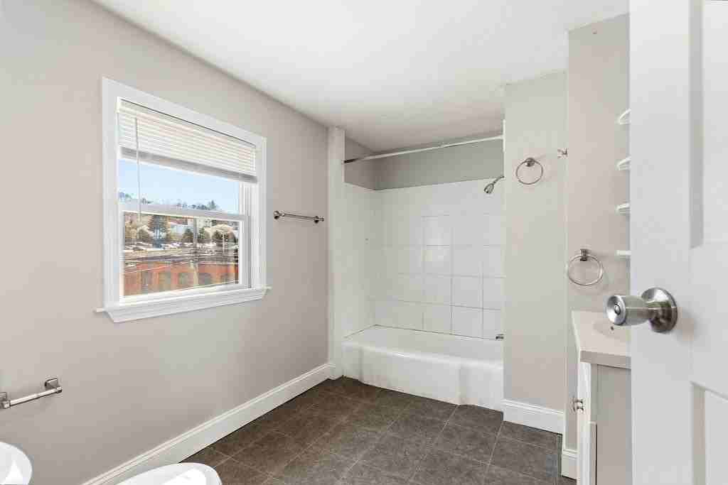 1690 N Main St #3 - Photo 6 of 18