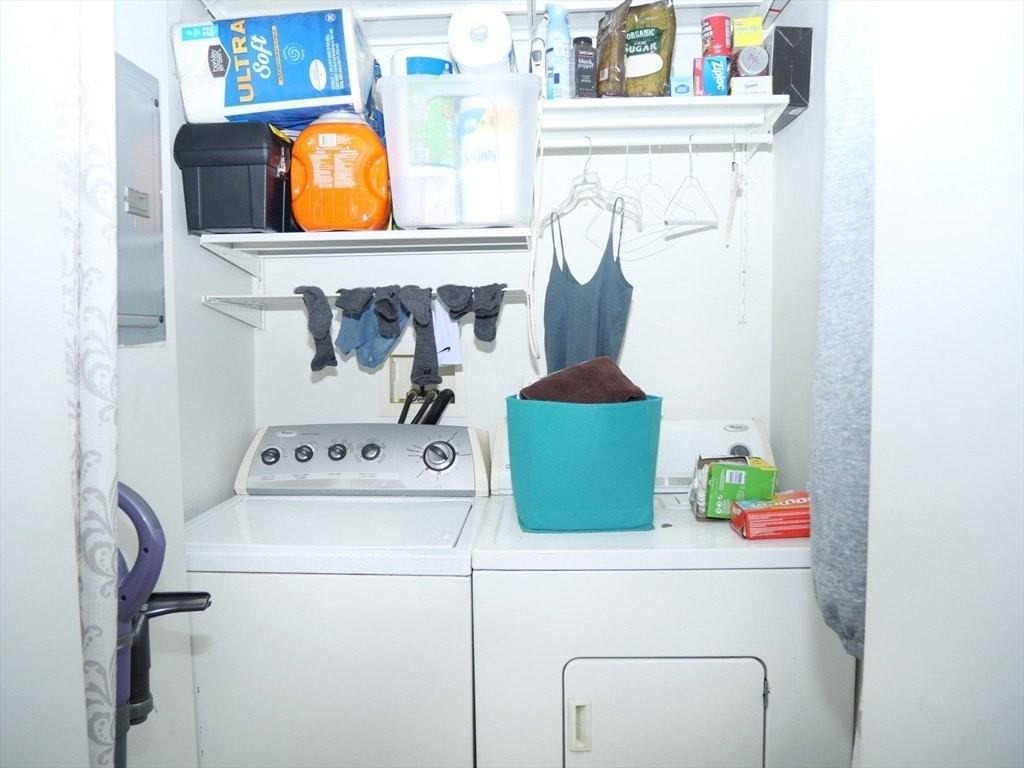 237 W 3rd St #2 - Photo 3 of 11