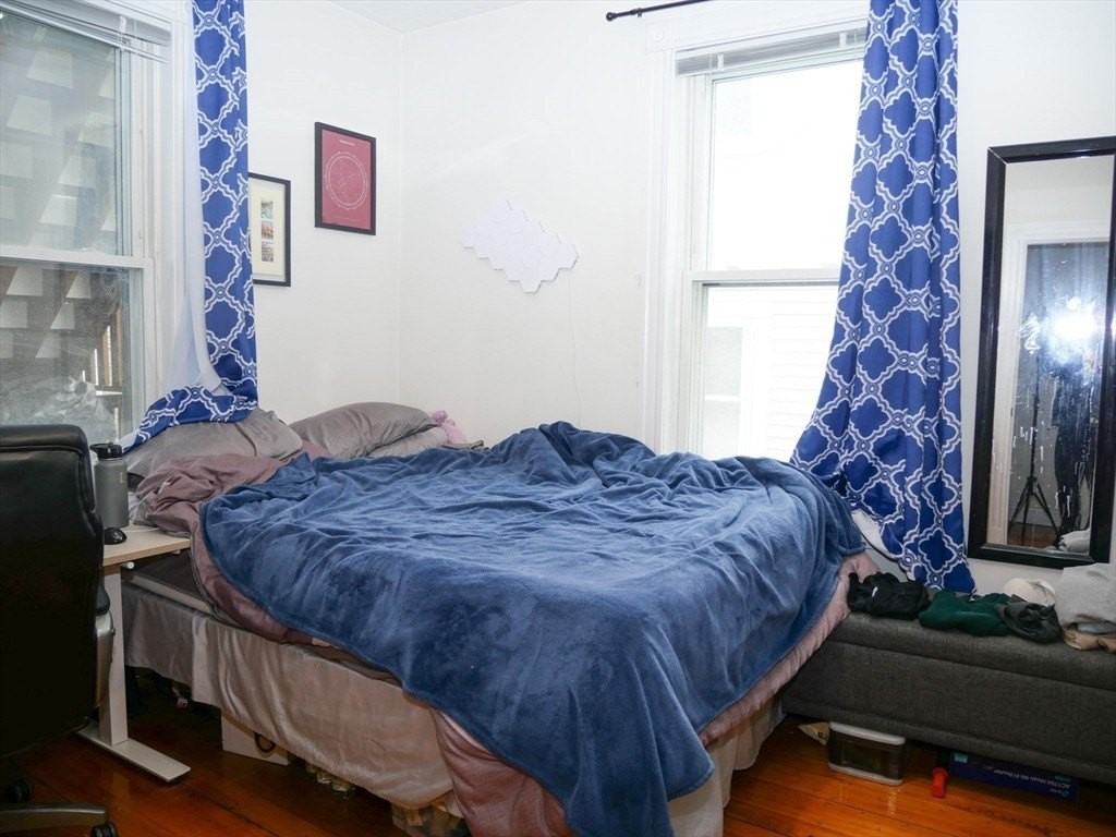 237 W 3rd St #2 - Photo 7 of 11