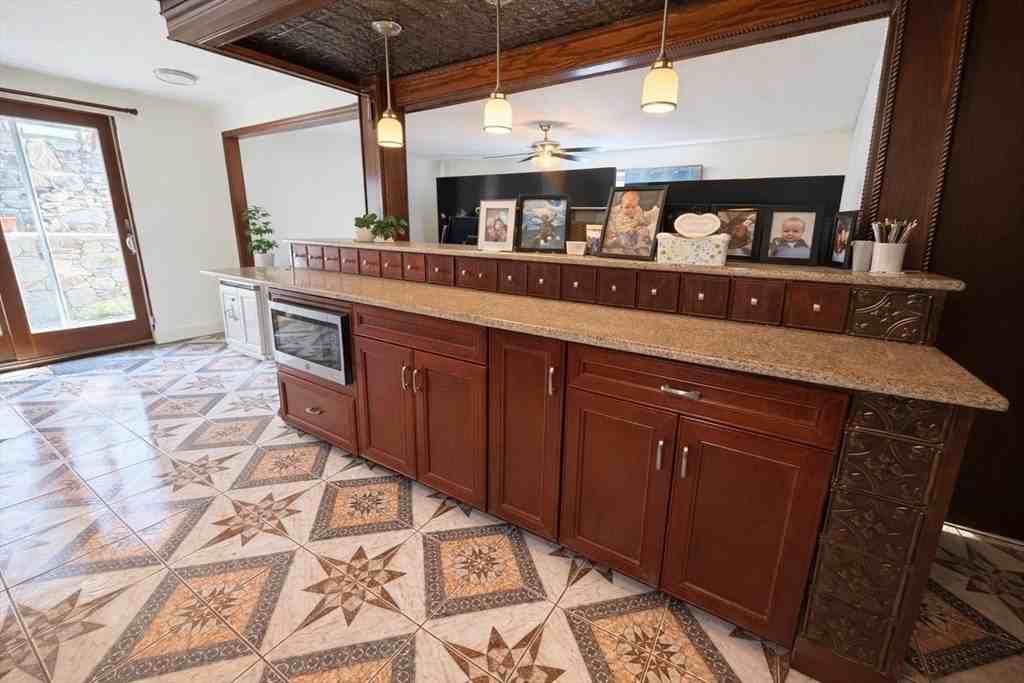 183 Forest St #B - Photo 3 of 15