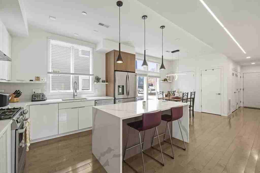 86 Fremont St #2 - Photo 4 of 29