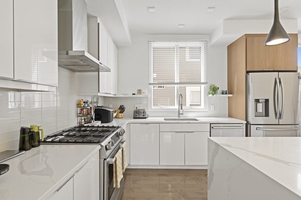 86 Fremont St #2 - Photo 6 of 29