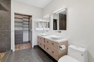 featured image of 913 Northwest 45th Terrace #913