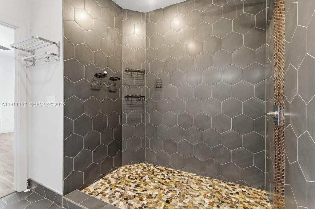 913 Northwest 45th Terrace #913 - Photo 2 of 32