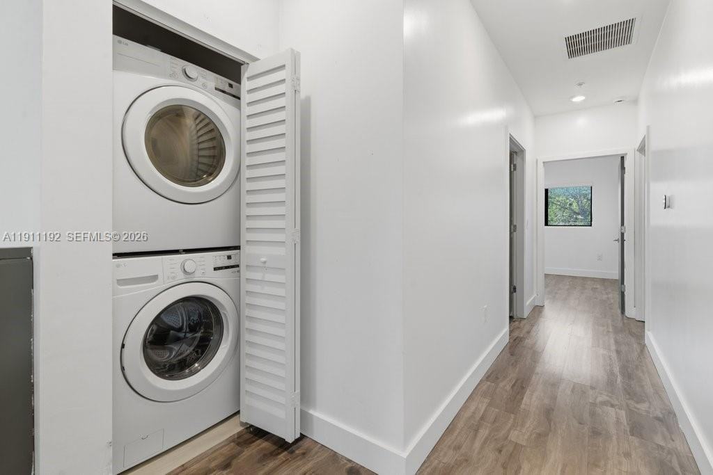 913 Northwest 45th Terrace #913 - Photo 6 of 32