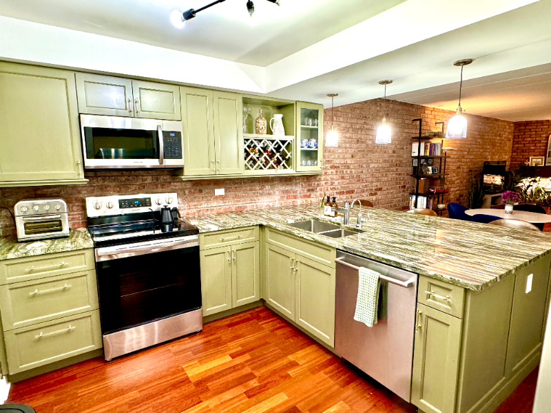 651 W Sheridan Rd #3C - Photo 2 of 16