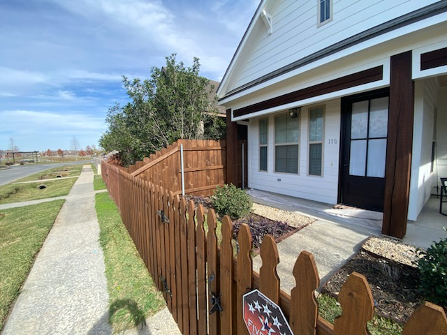 110 Miramar Blvd - Photo 3 of 42