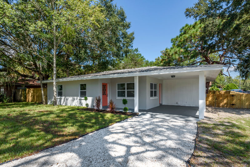 763 Ne 12th St - Photo 3 of 37