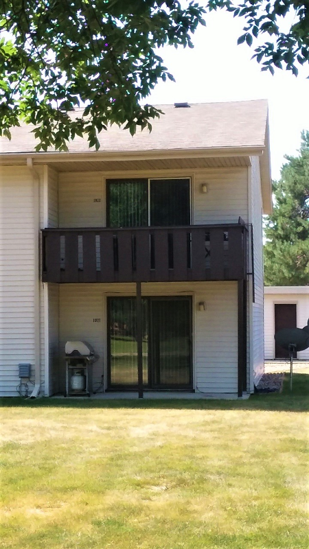 1923 Nw Hickory Ln - Photo 2 of 11