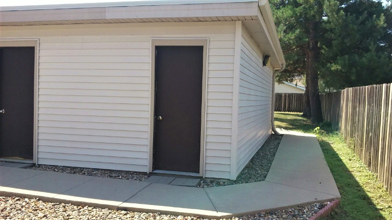 1923 Nw Hickory Ln - Photo 3 of 11