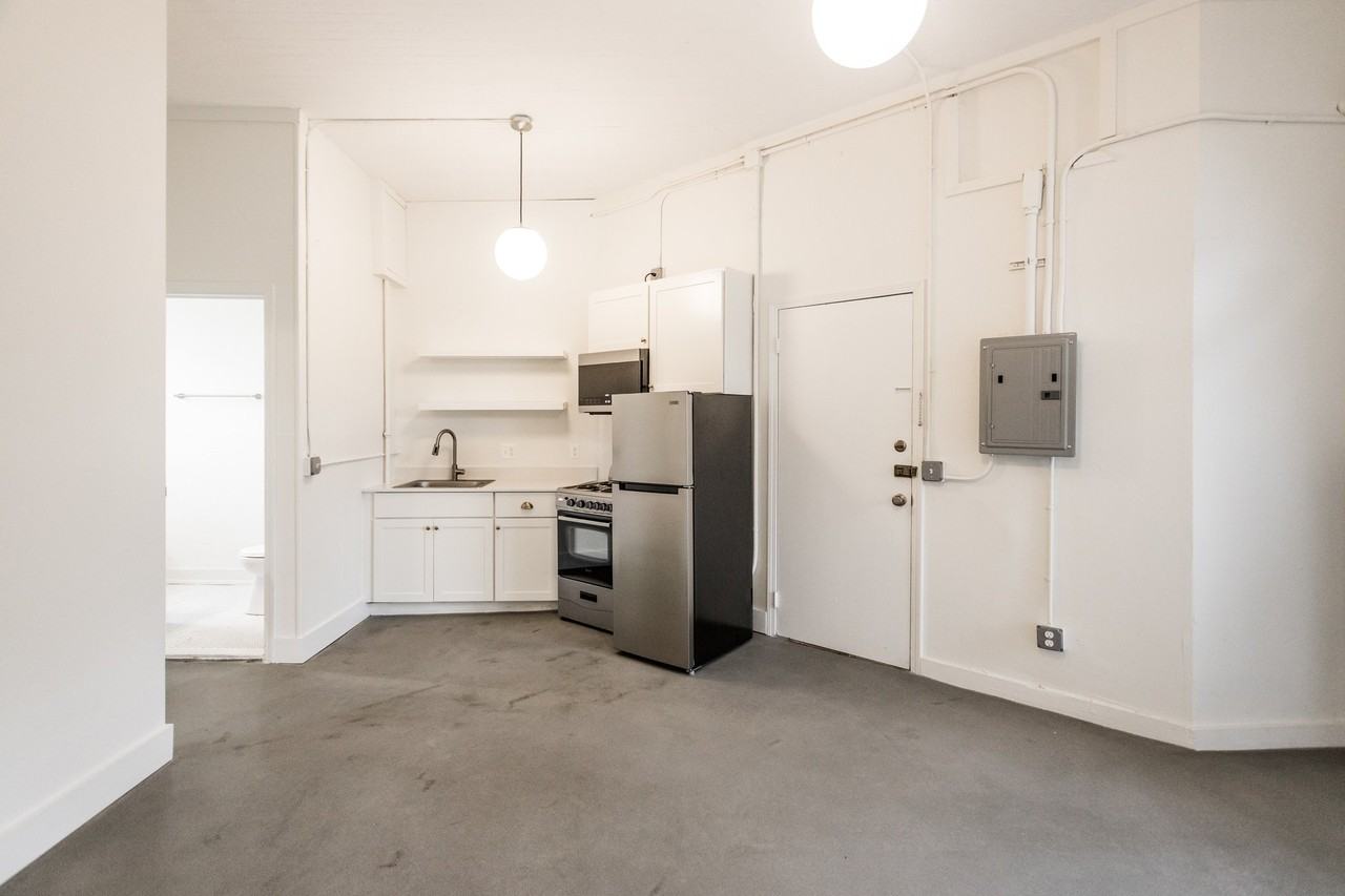 223 Ferry Mall #103 - Photo 3 of 14