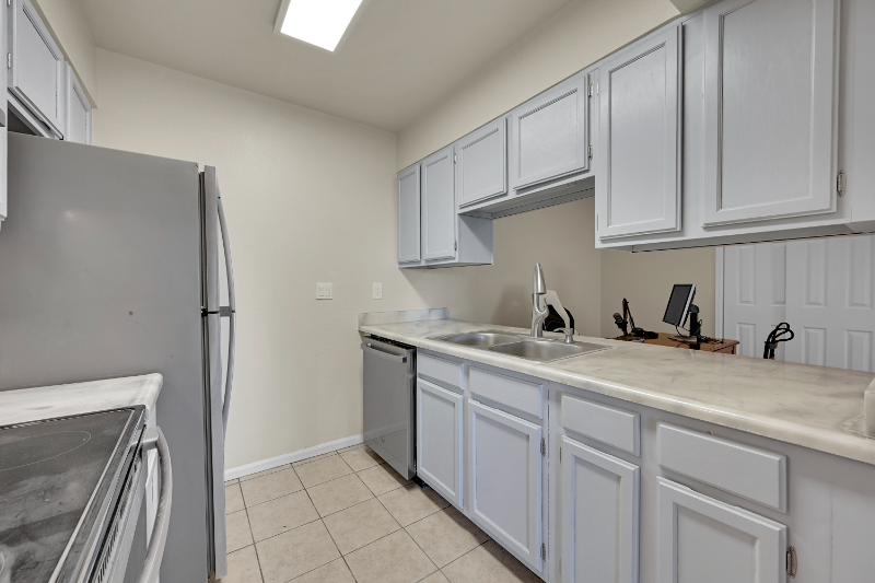 539 Wright St #201 - Photo 5 of 27