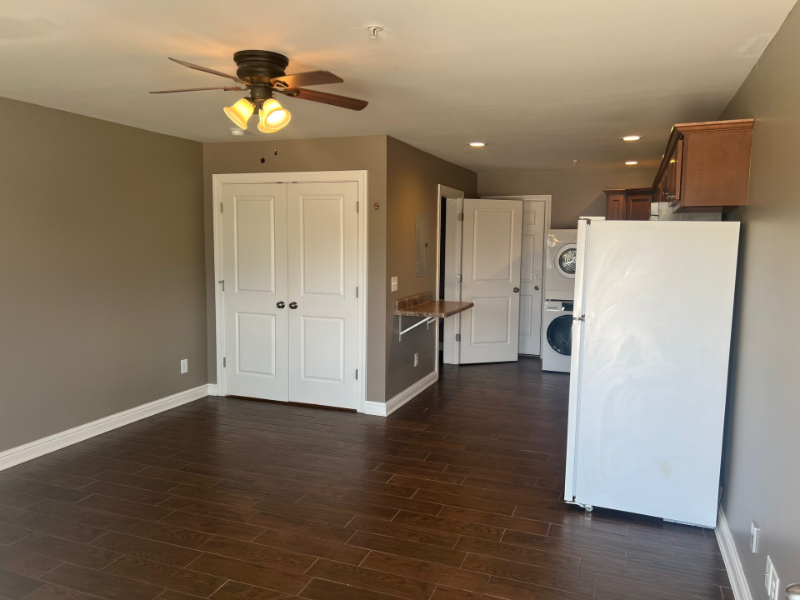 1604 Spring Valley Dr #9 - Photo 3 of 19