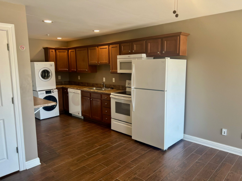 1604 Spring Valley Dr #9 - Photo 4 of 19