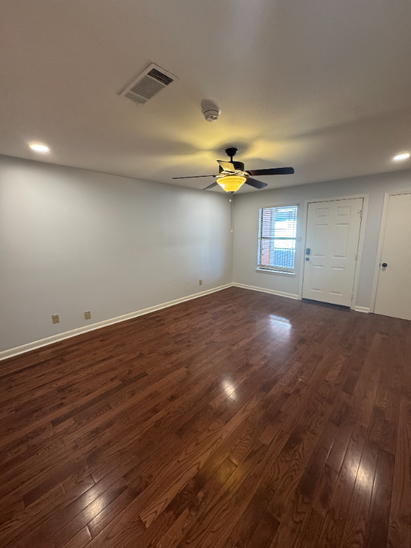 518 E 7th St #17 - Photo 6 of 12