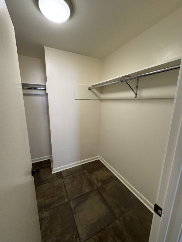518 E 7th St #17 - Photo 7 of 12