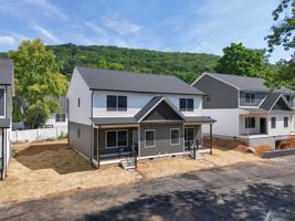 featured image of 1006 Pocahontas St