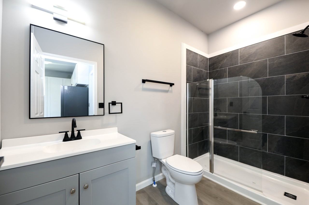 1006 Pocahontas St - Photo 4 of 37