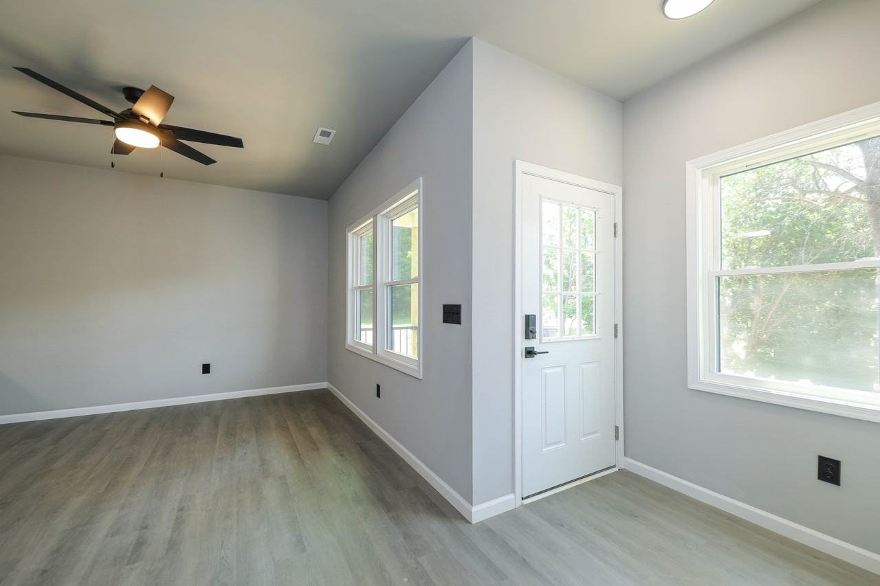 1006 Pocahontas St - Photo 6 of 37