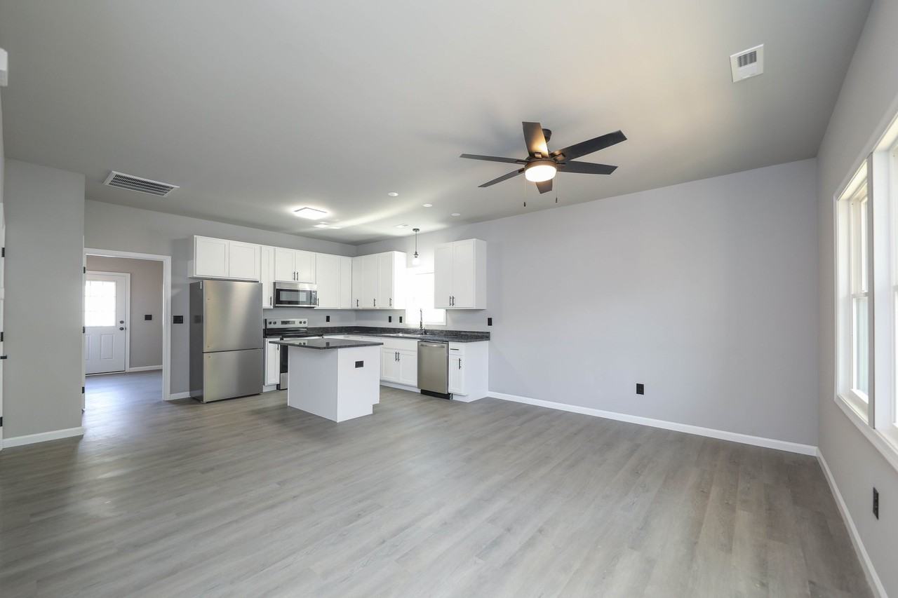 1006 Pocahontas St - Photo 7 of 37