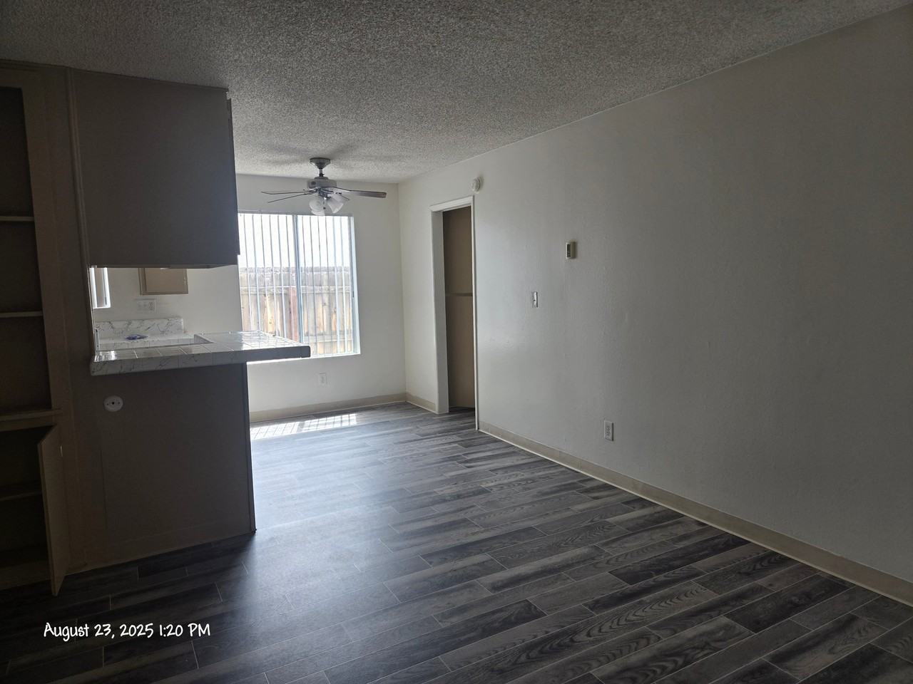 991 N Mollison Ave #09 - Photo 3 of 6