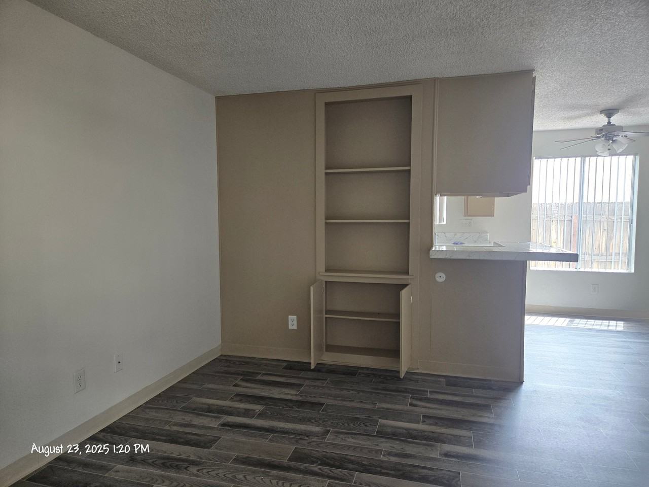 991 N Mollison Ave #09 - Photo 4 of 6