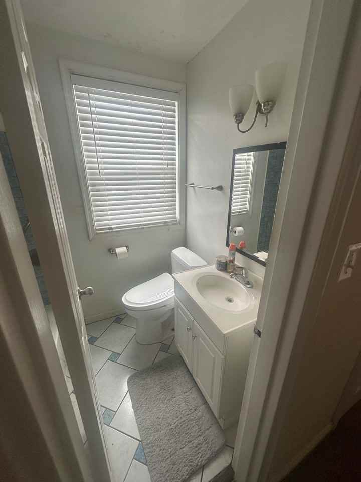 2301 Iverson St - Photo 4 of 6