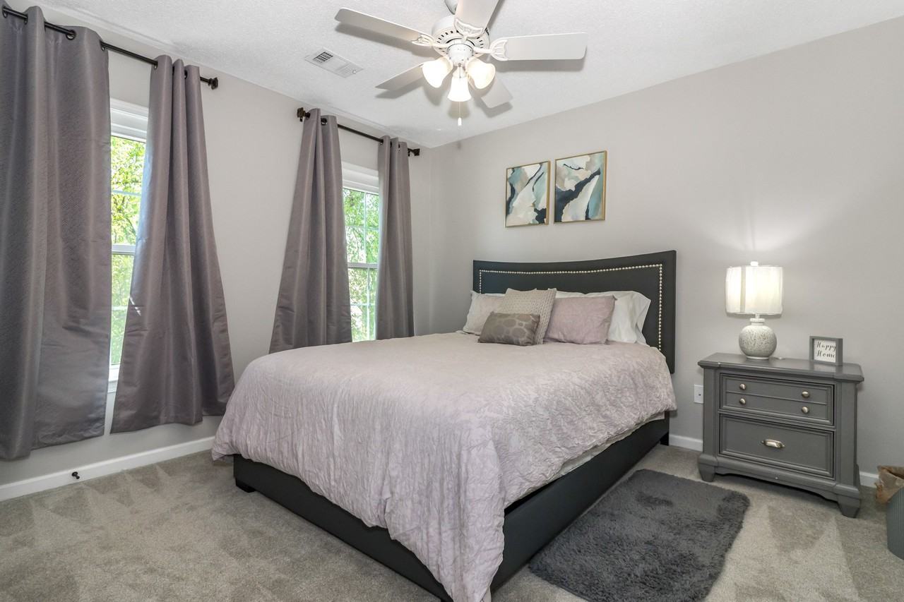 4030 Ridgefair Dr - Photo 3 of 46