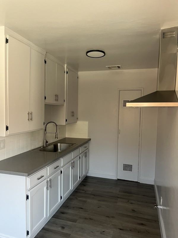 9617 1/2 S Hoover St - Photo 4 of 7