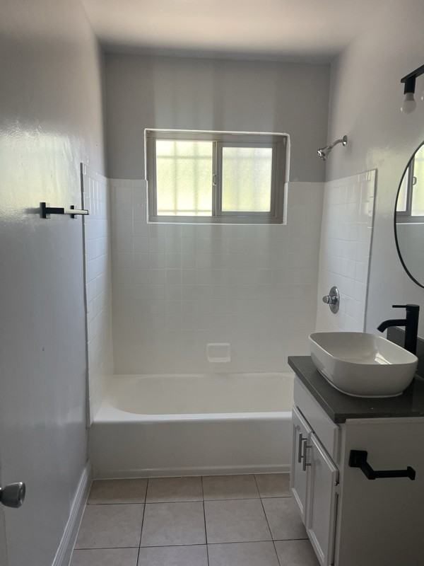 9617 1/2 S Hoover St - Photo 6 of 7