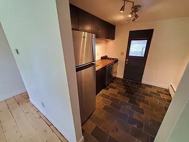 403 23rd St #8 - Photo 3 of 10