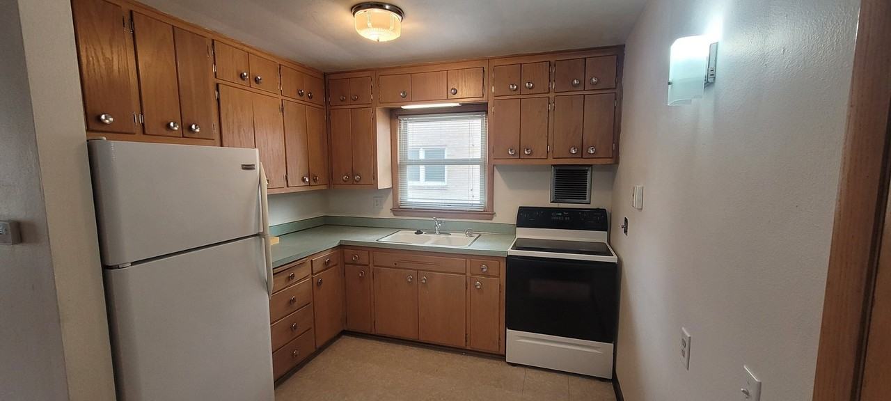 922 High St #1 - Photo 2 of 11