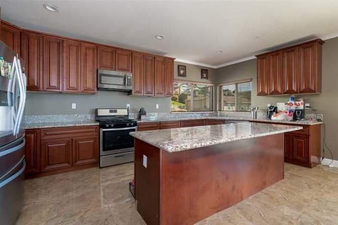 9439 Eucalyptus St - Photo 3 of 16