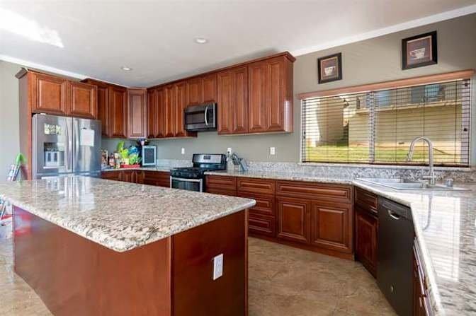 9439 Eucalyptus St - Photo 4 of 16