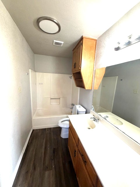 218 Avenue F - Photo 7 of 14