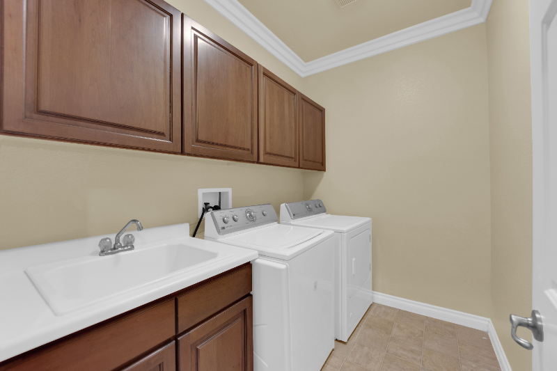 10057 Portula Valley St - Photo 3 of 20